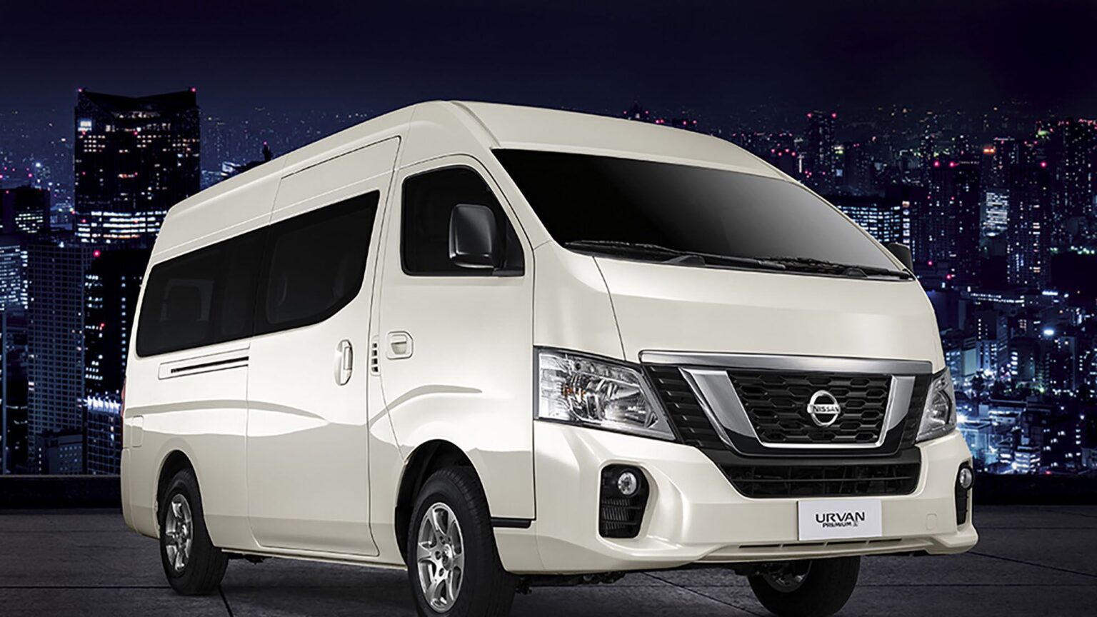 2018 nissan urvanpremiums 01