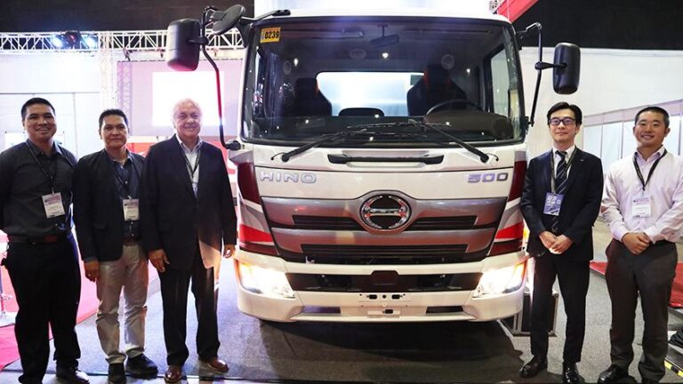 2019 Hino 500Series 01