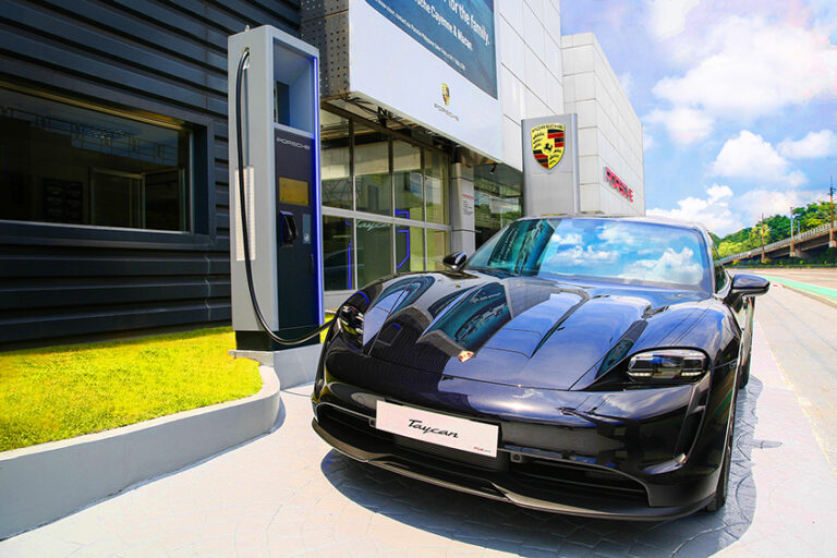 2021 Porsche DC charger 01