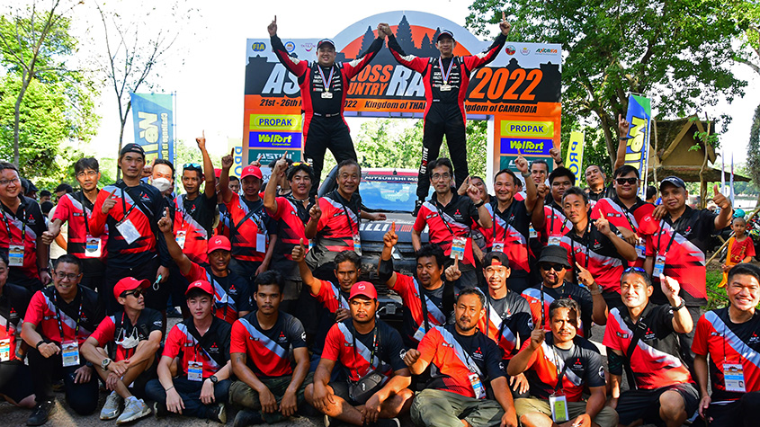 Mitsubishi ralliart AXCR team