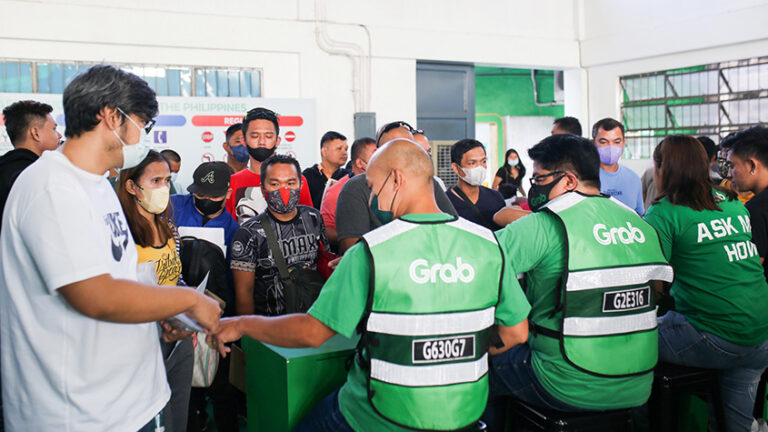 Grab GrabCar AVAN 2